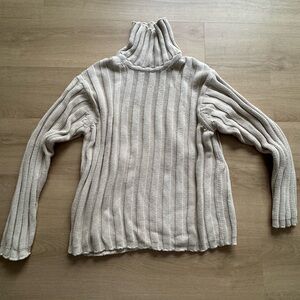 GAP Men’s XL Ribbed Turtleneck Sweater in Tan (100% cotton)